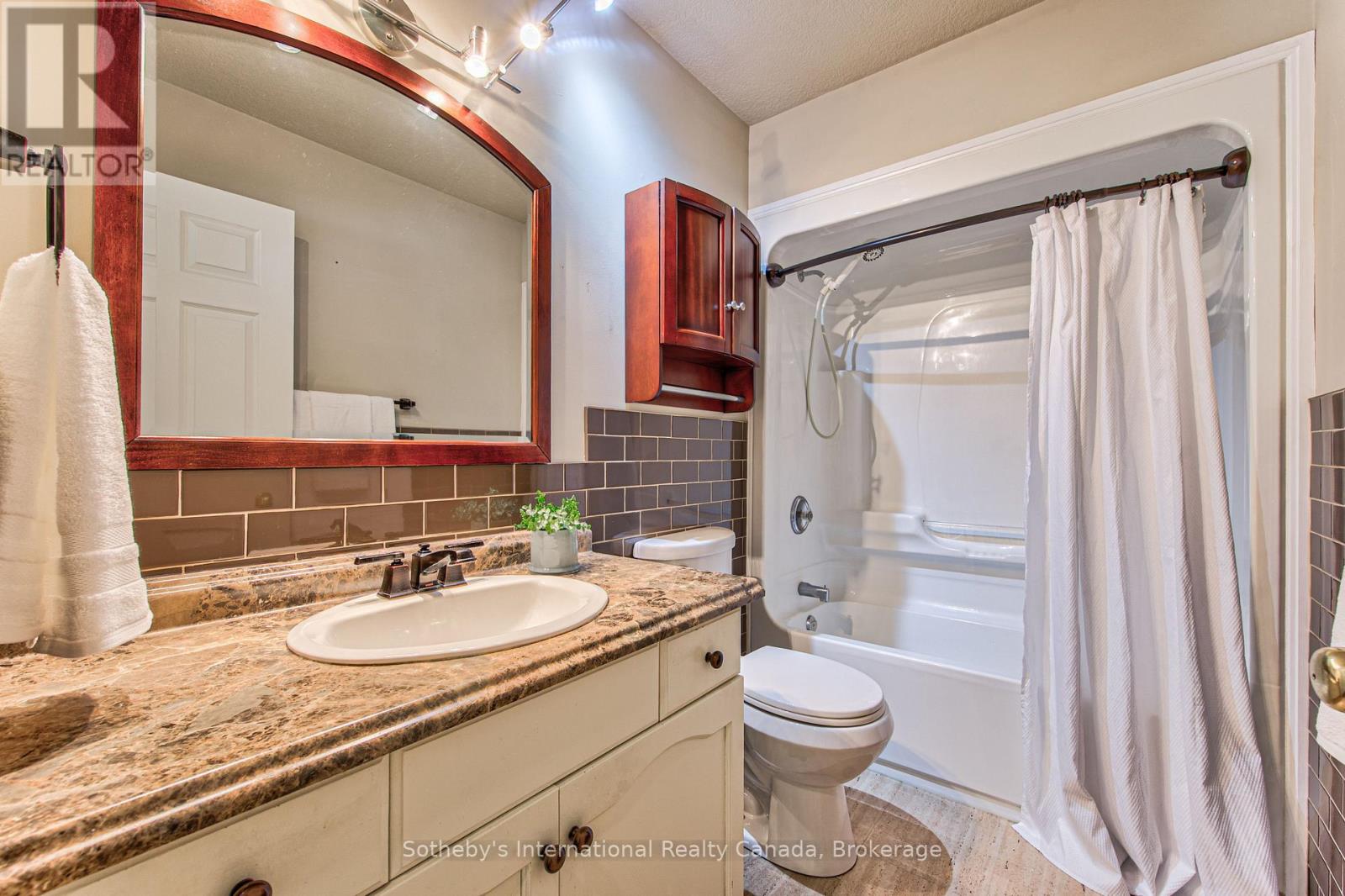 179 WESTCHESTER DRIVE W