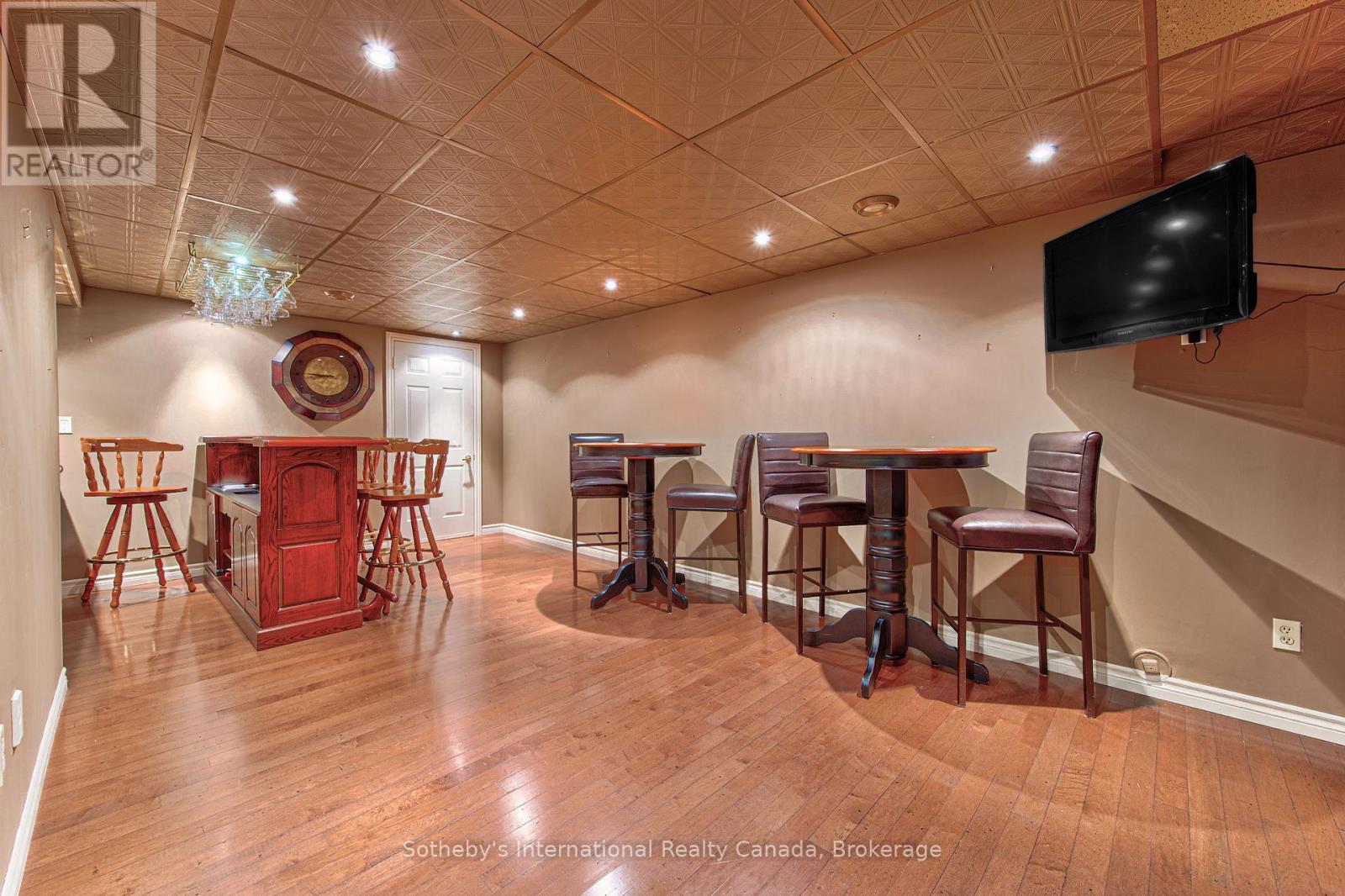 179 WESTCHESTER DRIVE W