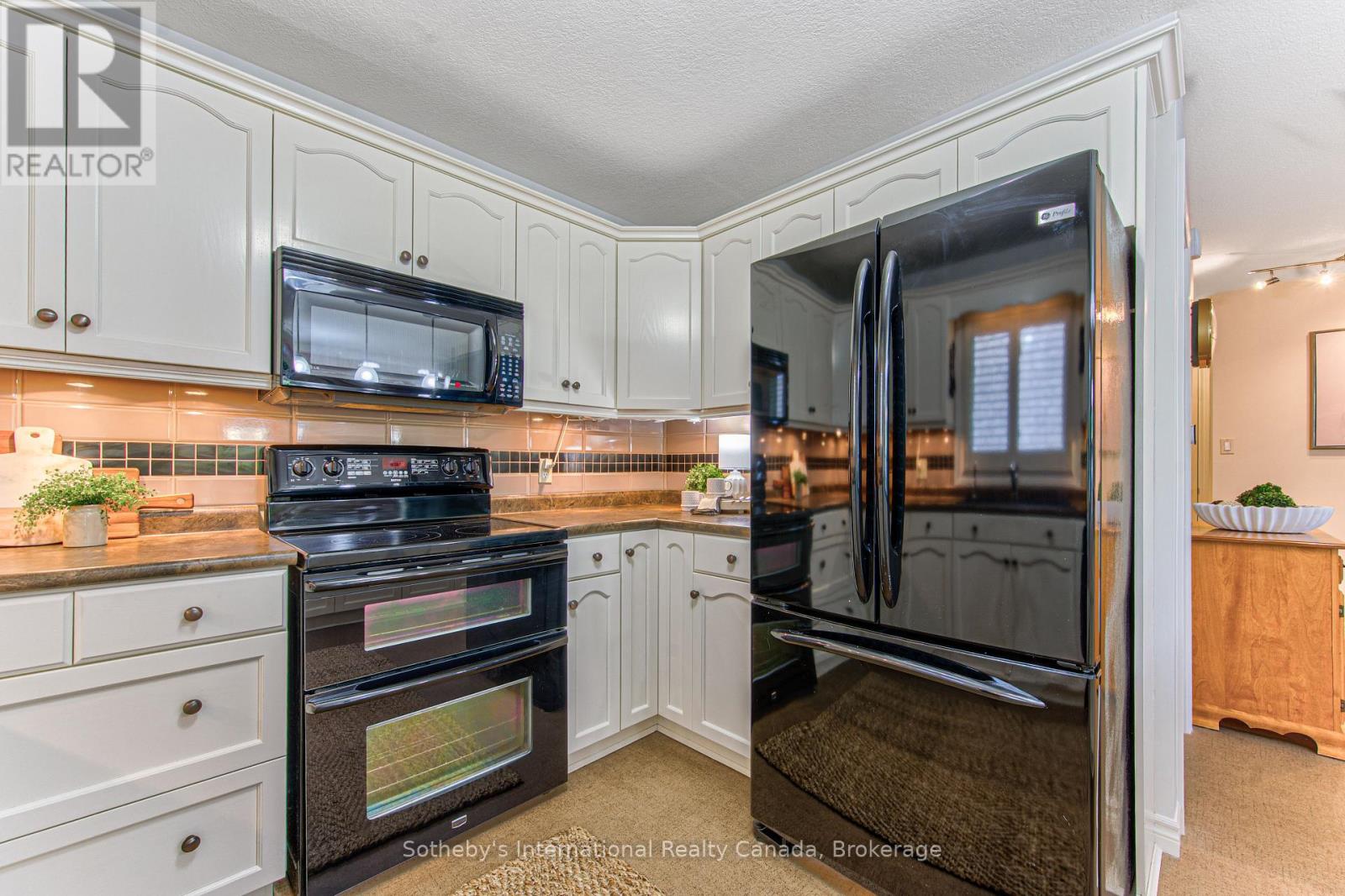 179 WESTCHESTER DRIVE W