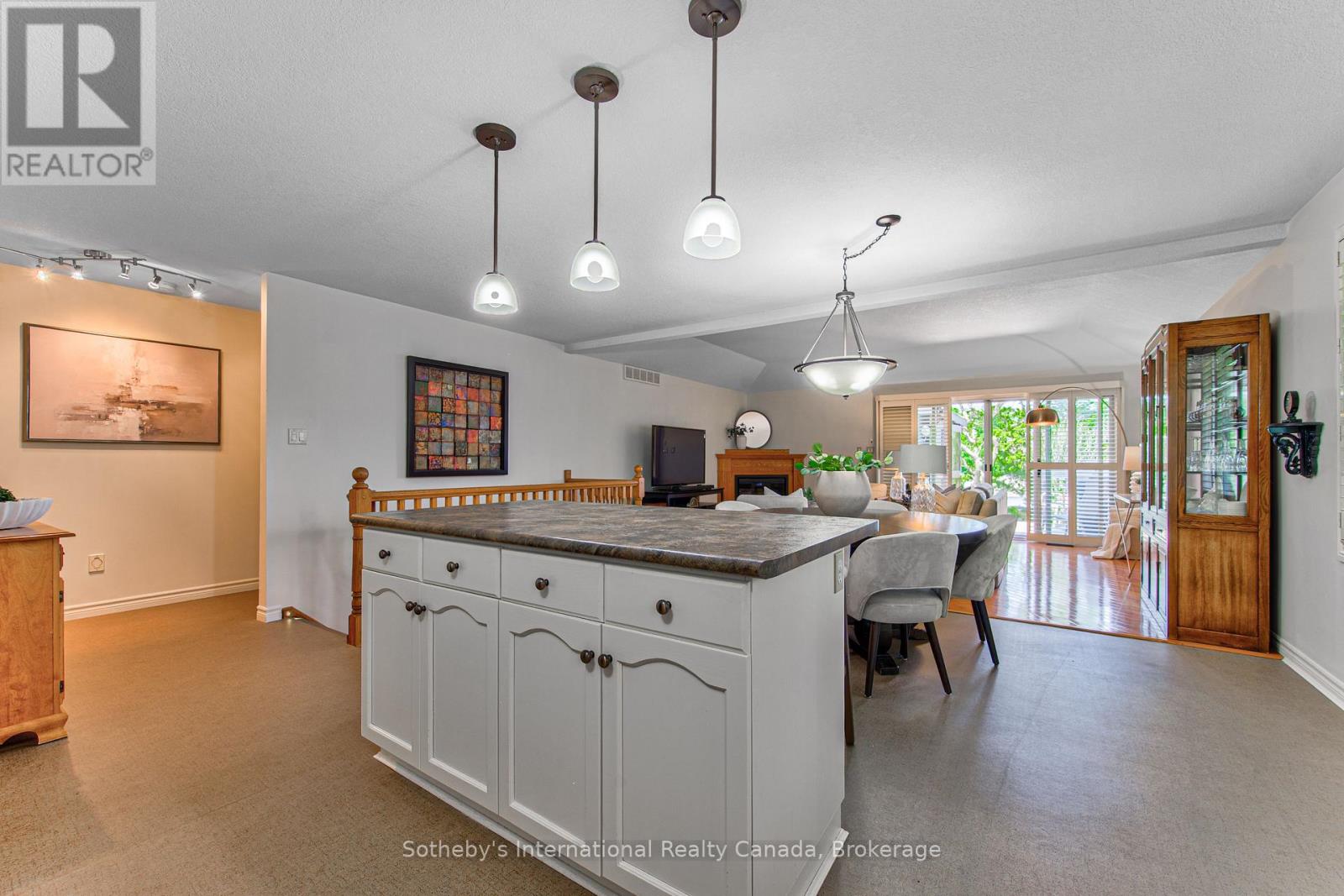 179 WESTCHESTER DRIVE W
