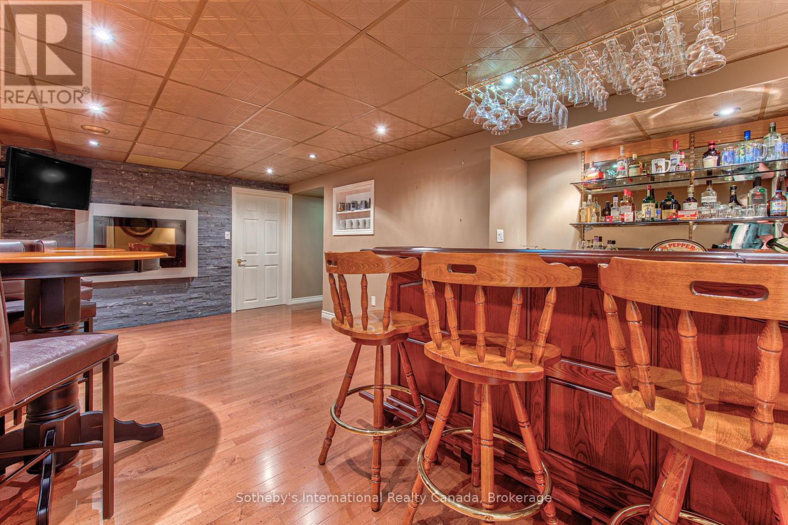 179 WESTCHESTER DRIVE W