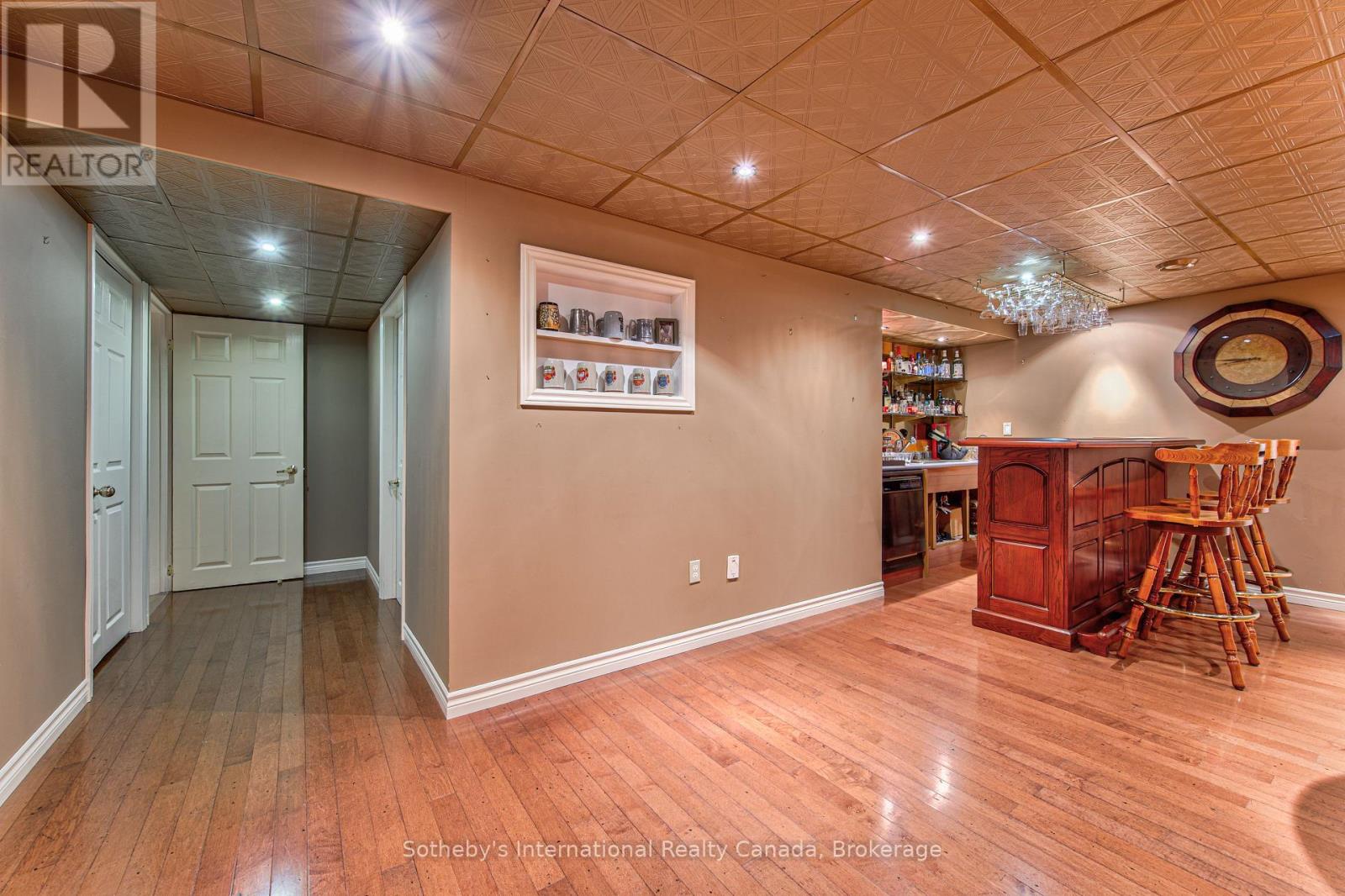 179 WESTCHESTER DRIVE W