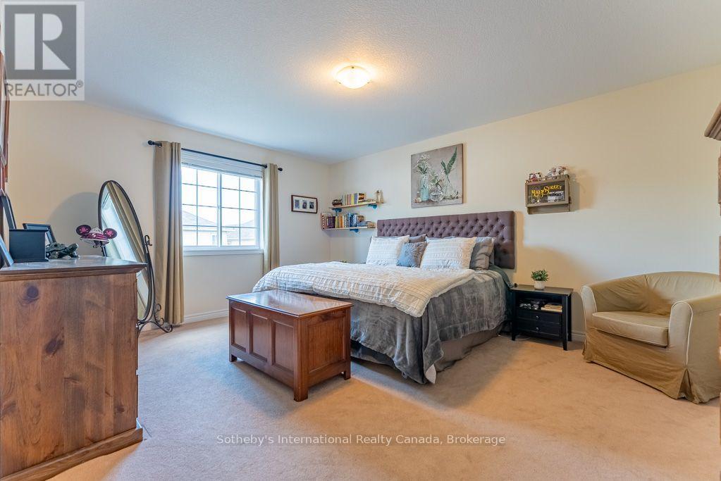 12 BOUSFIELD COURT