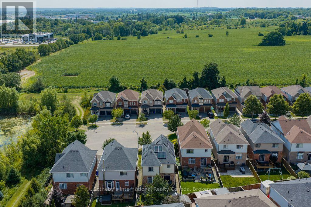 12 BOUSFIELD COURT