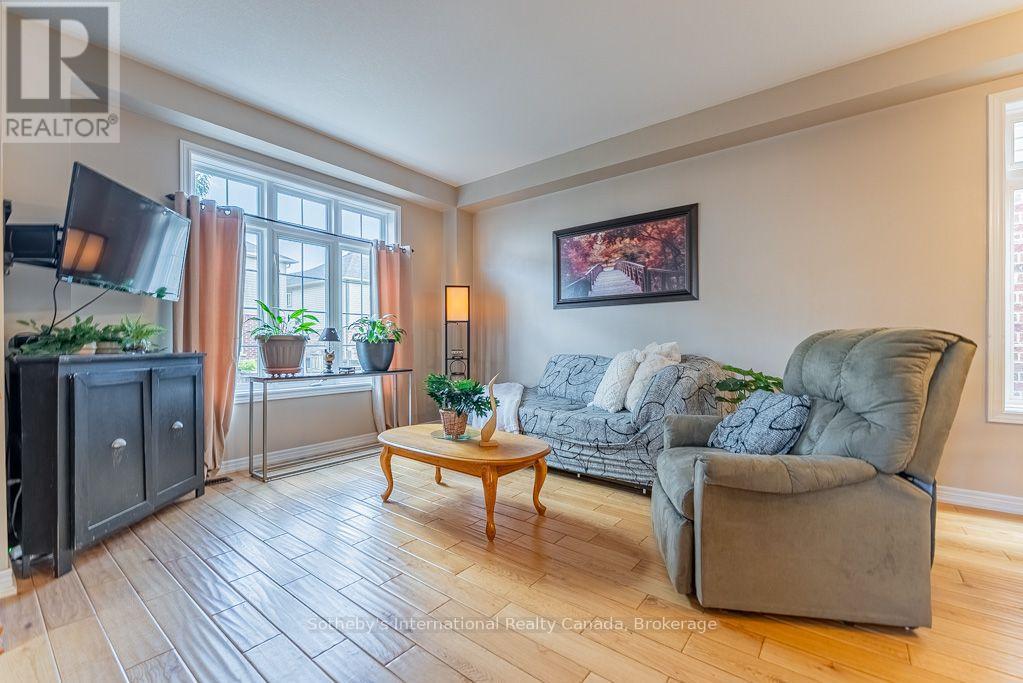 12 BOUSFIELD COURT