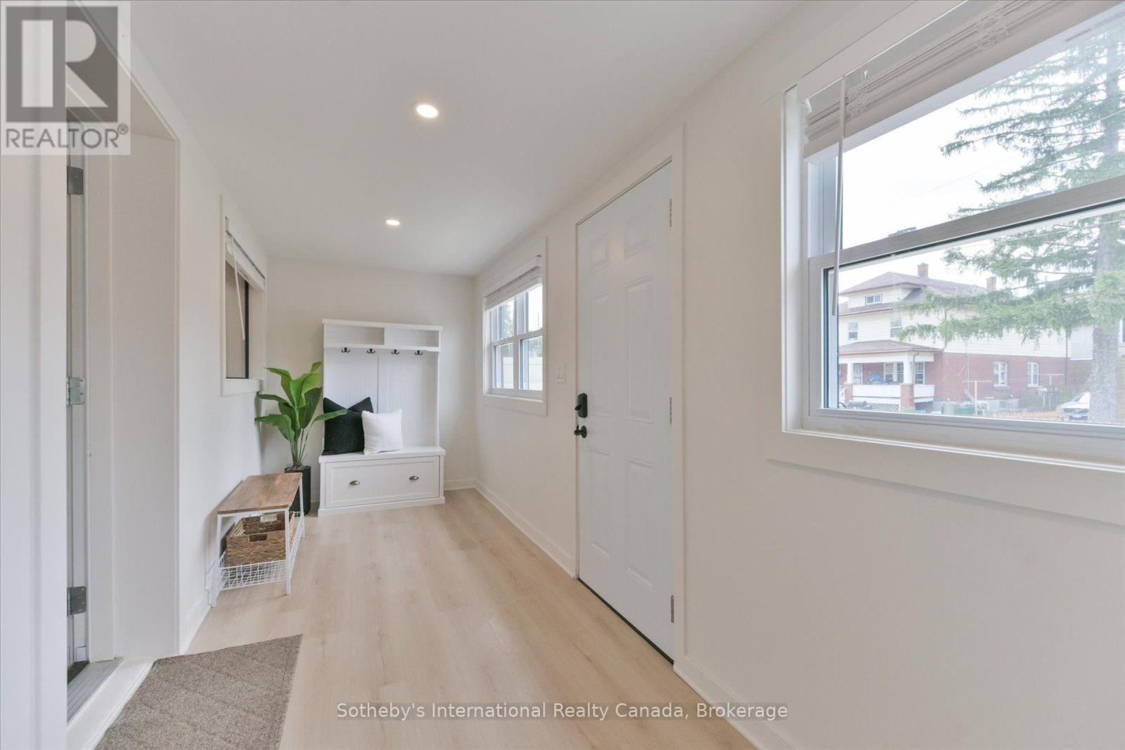 4686 THIRD AVENUE