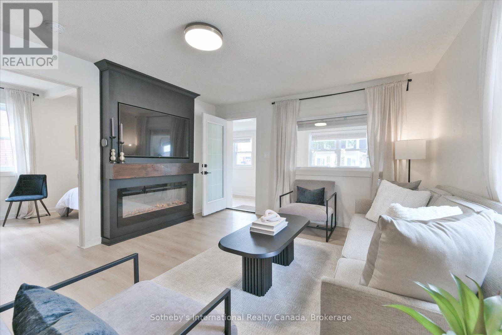 4686 THIRD AVENUE