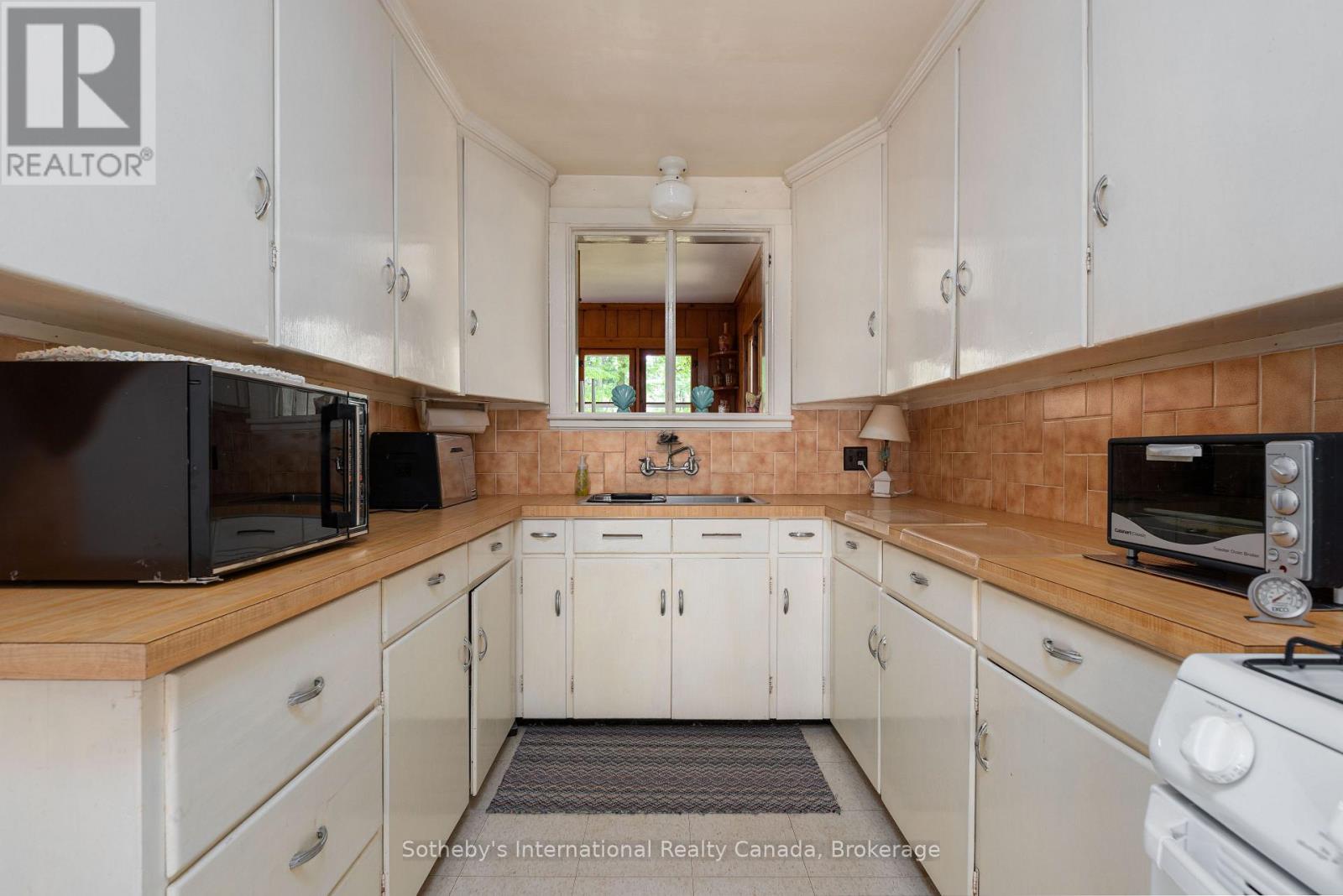 683 POINT ABINO ROAD S