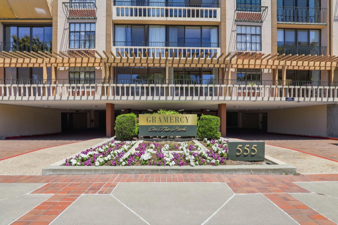 555 Laurel AVE 122
