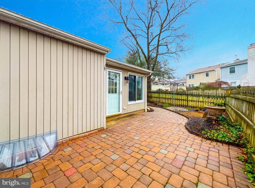 308 W ROCKY COURT W W