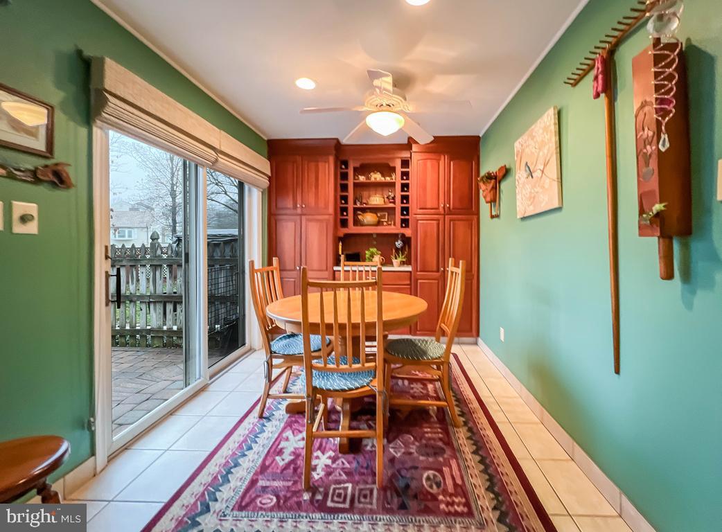 308 W ROCKY COURT W W