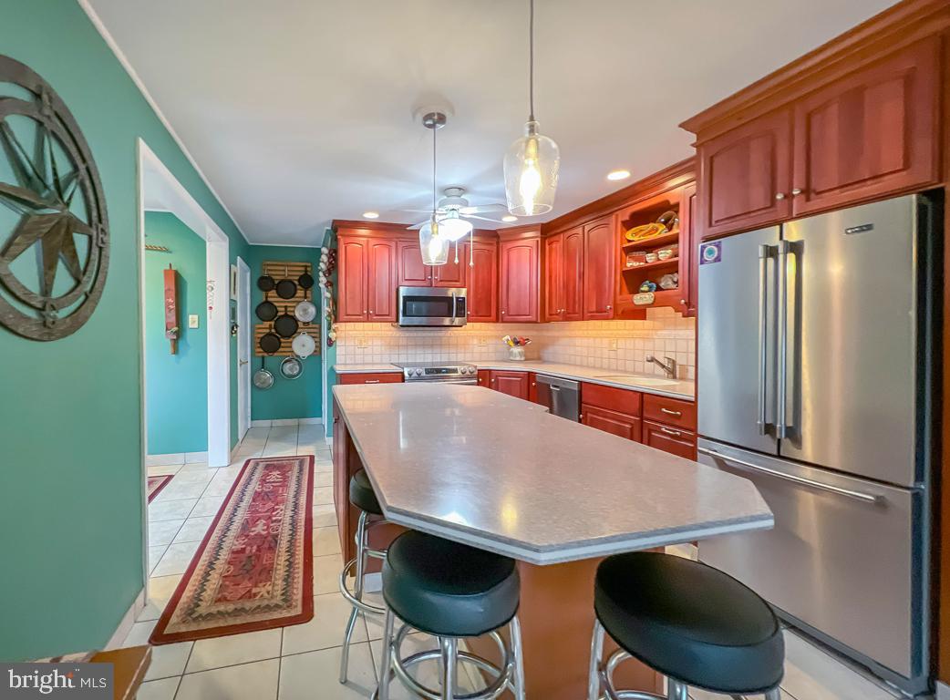 308 W ROCKY COURT W W