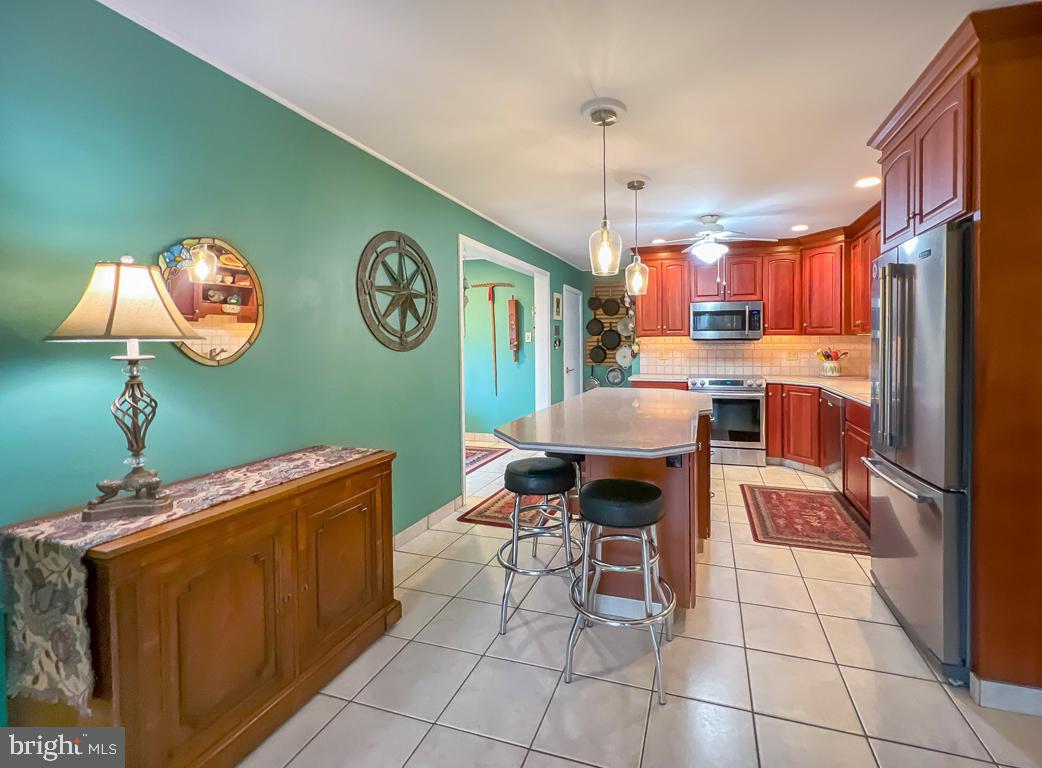 308 W ROCKY COURT W W