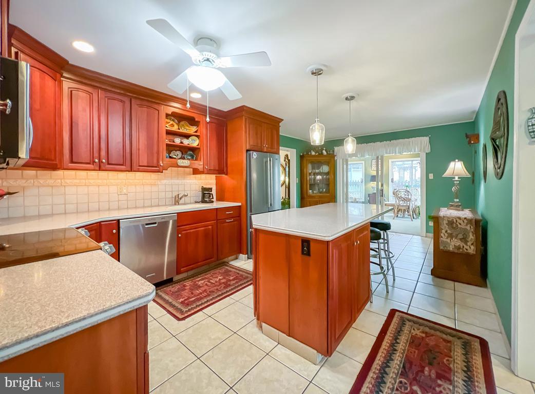 308 W ROCKY COURT W W