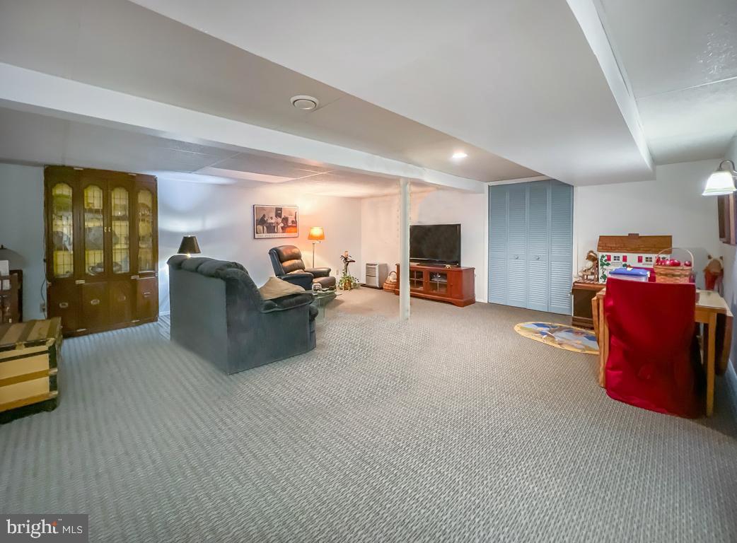 308 W ROCKY COURT W W