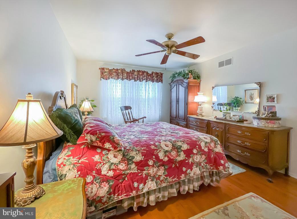 308 W ROCKY COURT W W