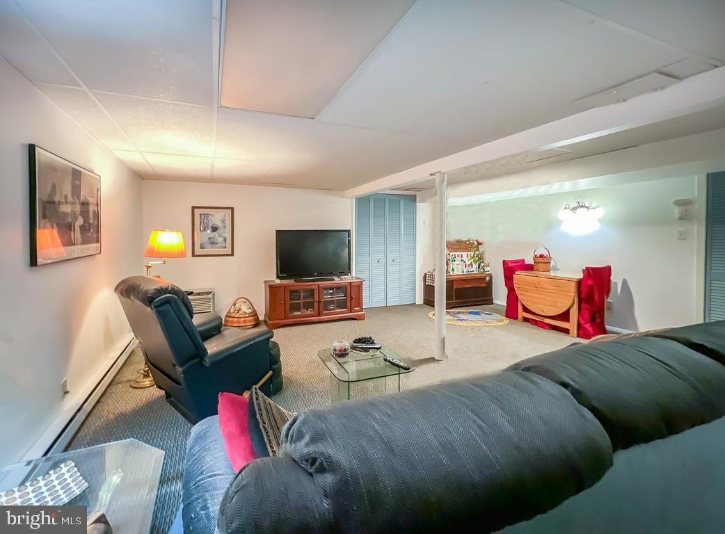 308 W ROCKY COURT W W