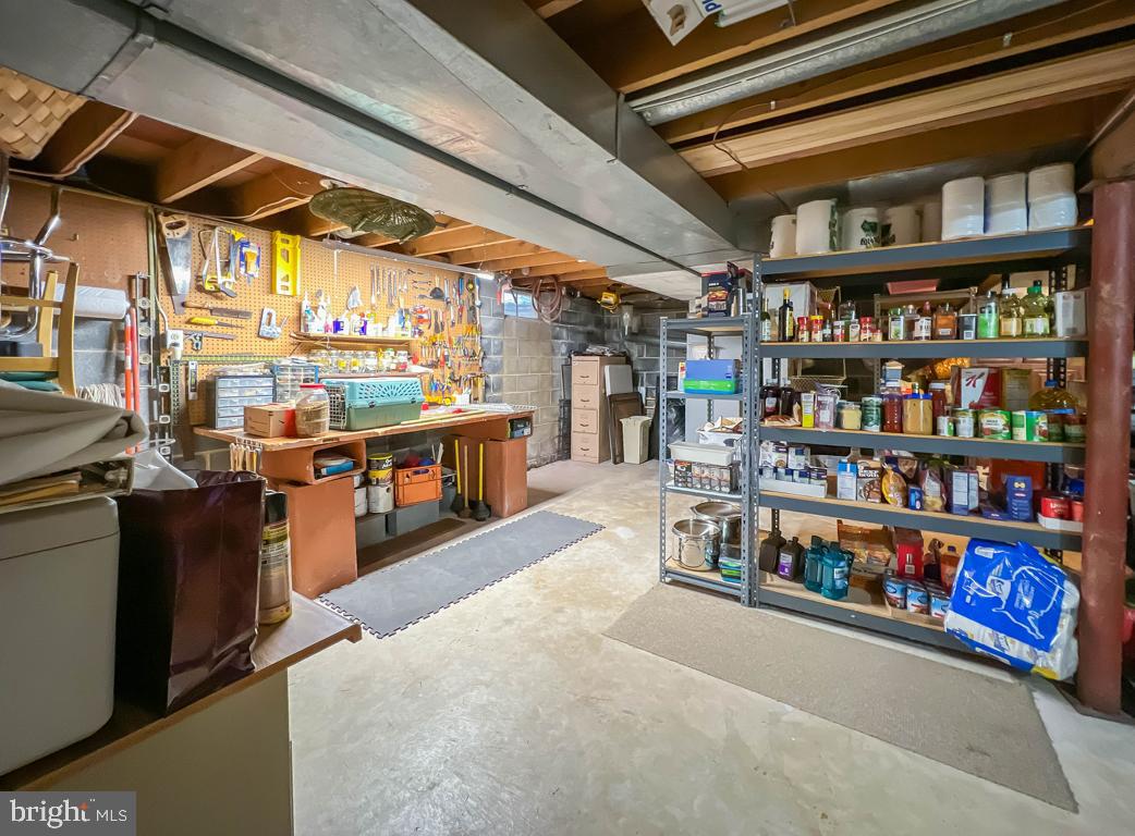 308 W ROCKY COURT W W