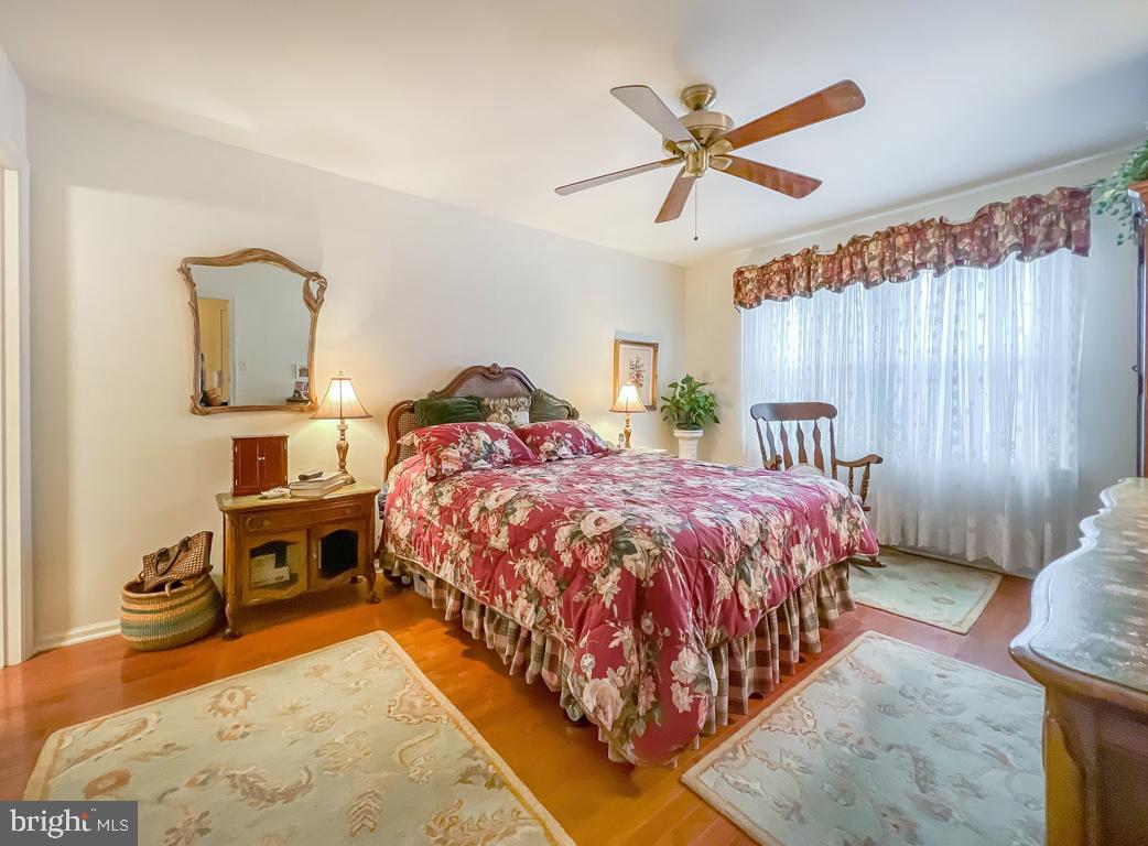 308 W ROCKY COURT W W