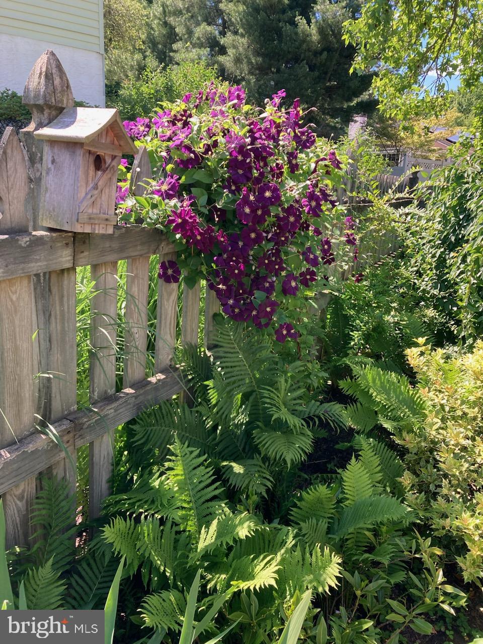 308 W ROCKY COURT W W