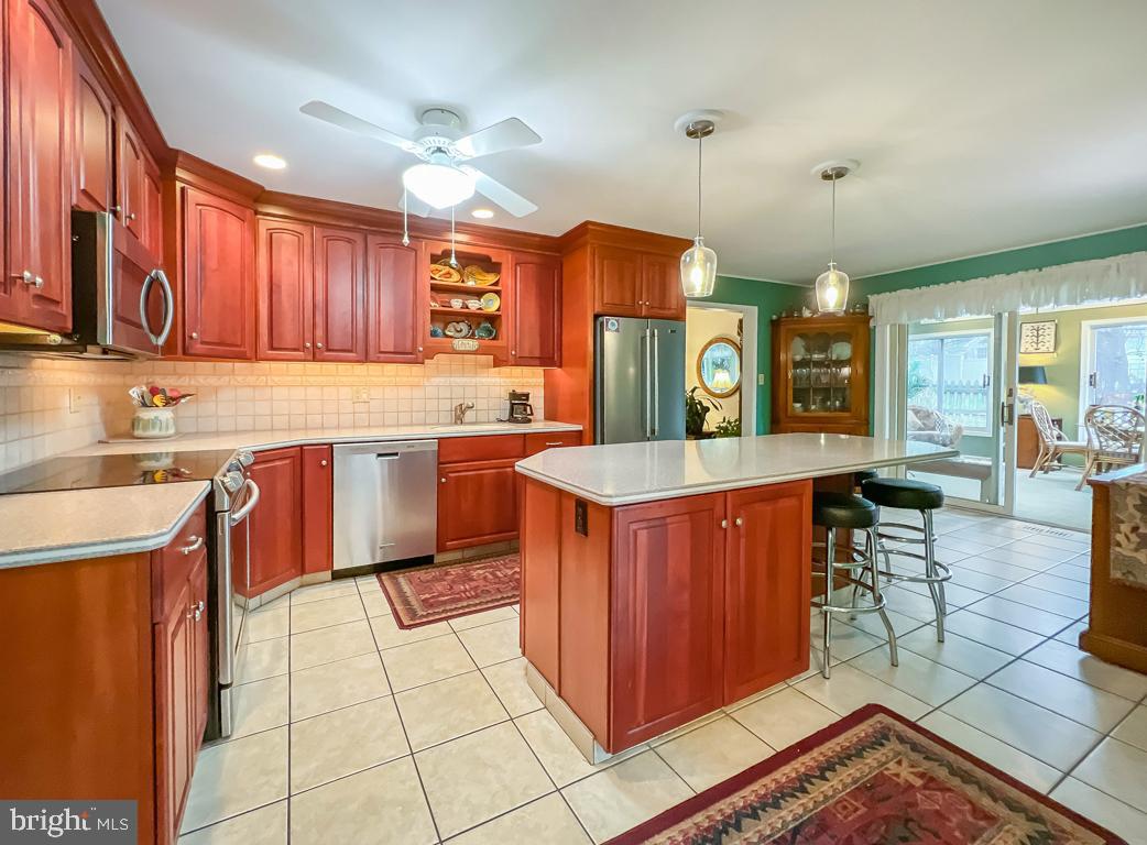 308 W ROCKY COURT W W