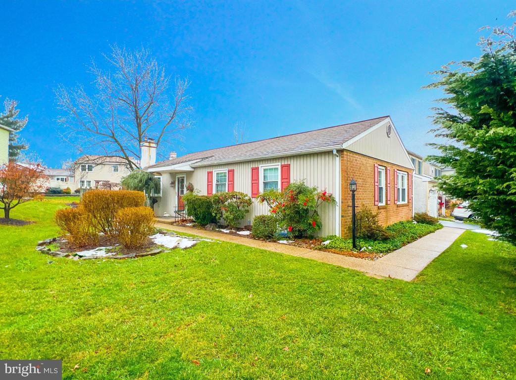 308 W ROCKY COURT W W