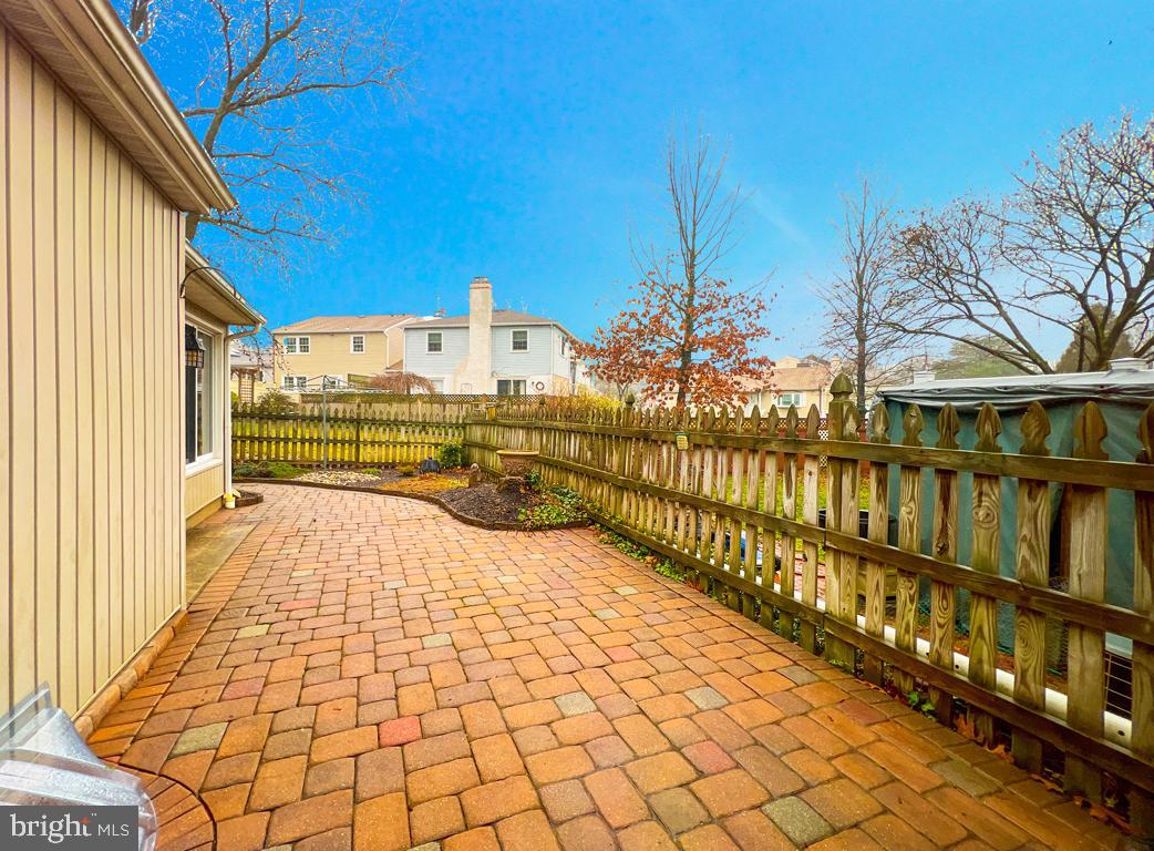 308 W ROCKY COURT W W