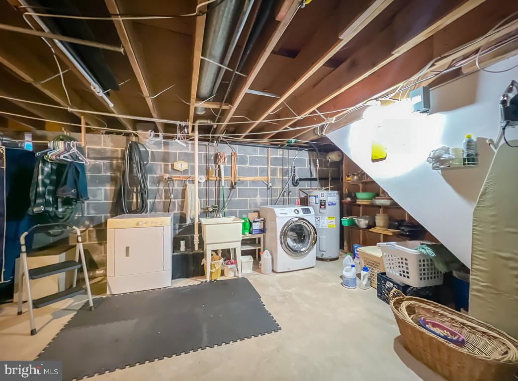 308 W ROCKY COURT W W