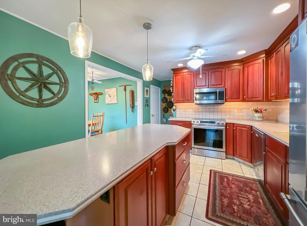 308 W ROCKY COURT W W