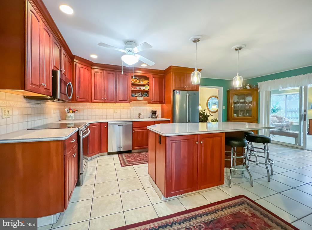 308 W ROCKY COURT W W