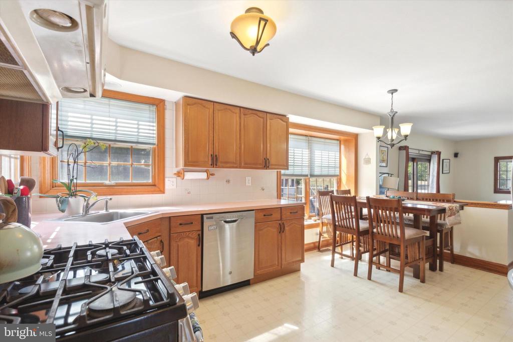 121 STRASSBURGER ROAD