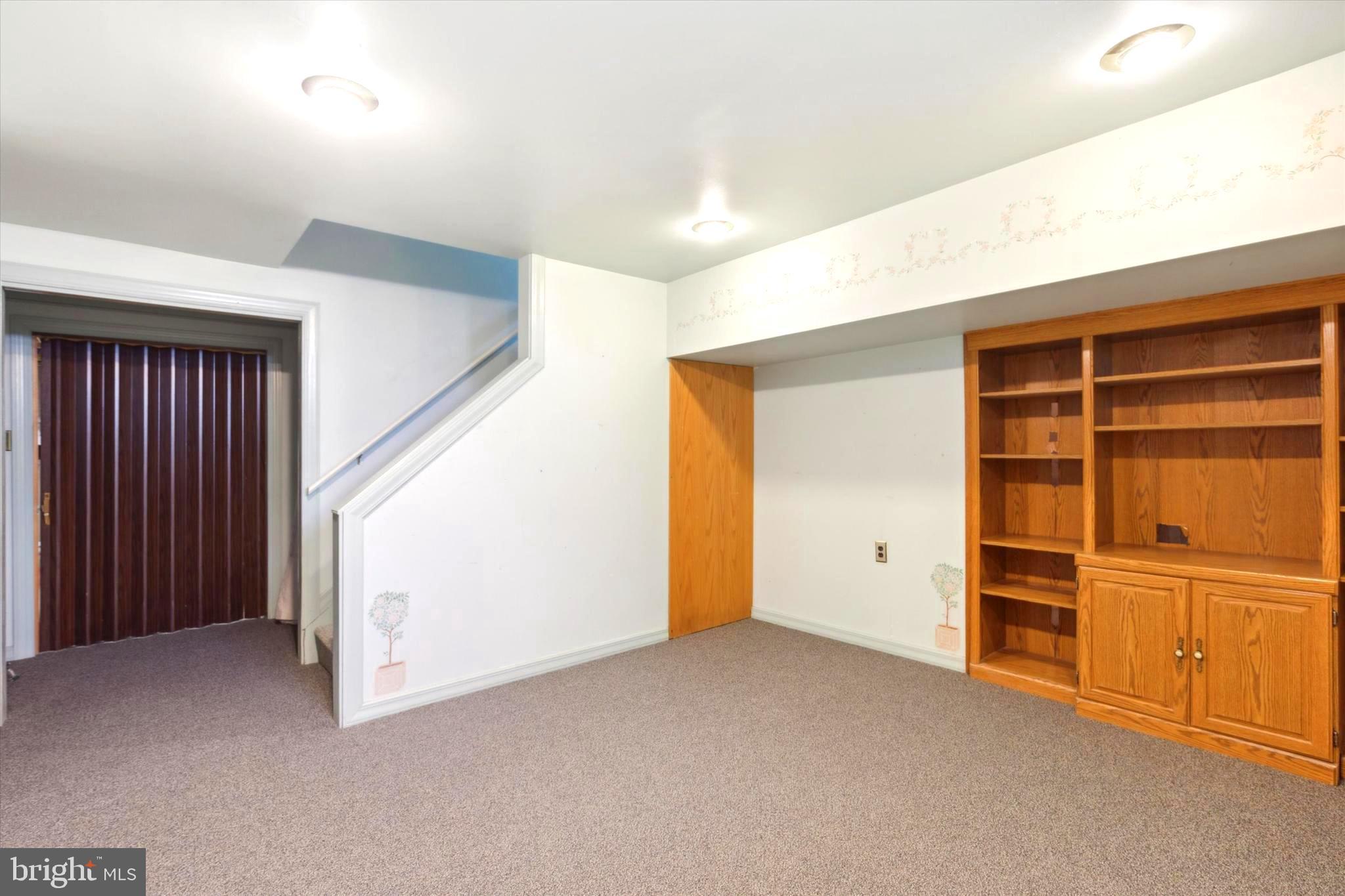 121 STRASSBURGER ROAD