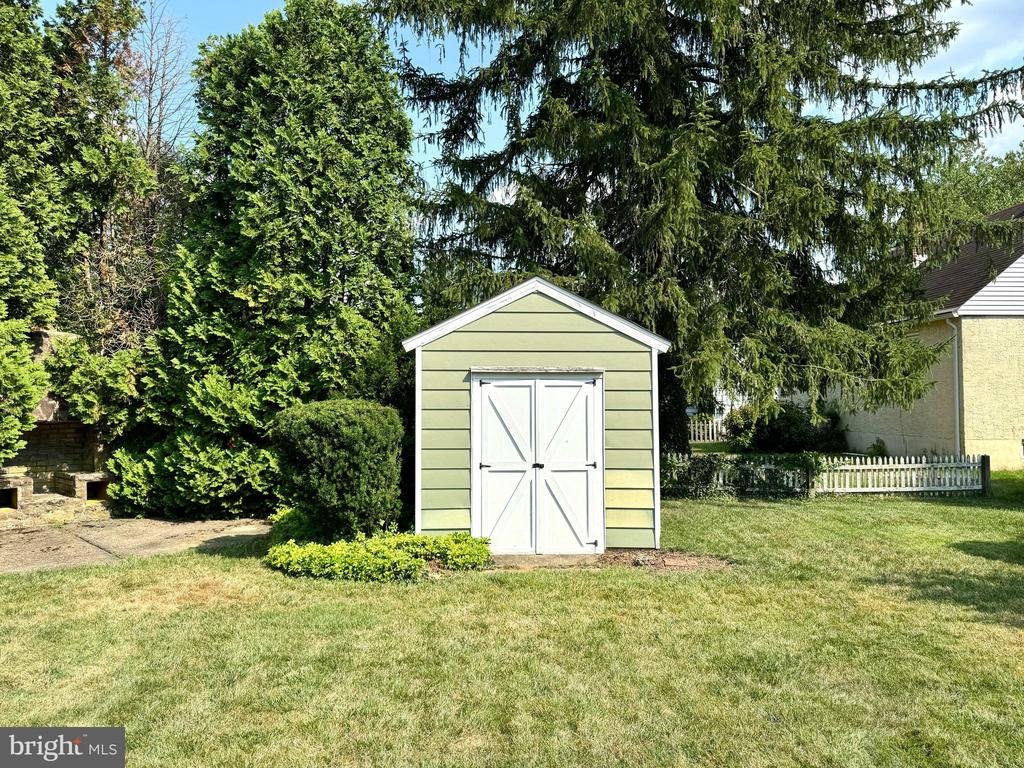 442 MAPLE AVENUE