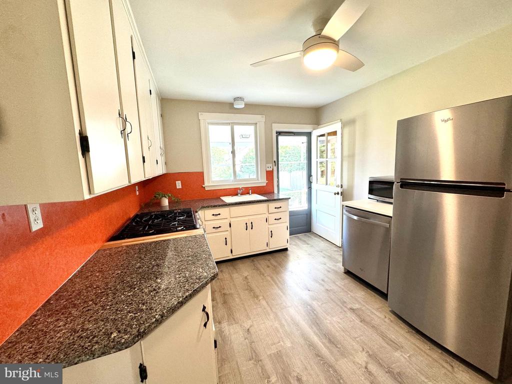 442 MAPLE AVENUE