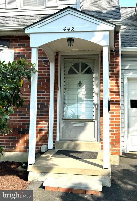 442 MAPLE AVENUE