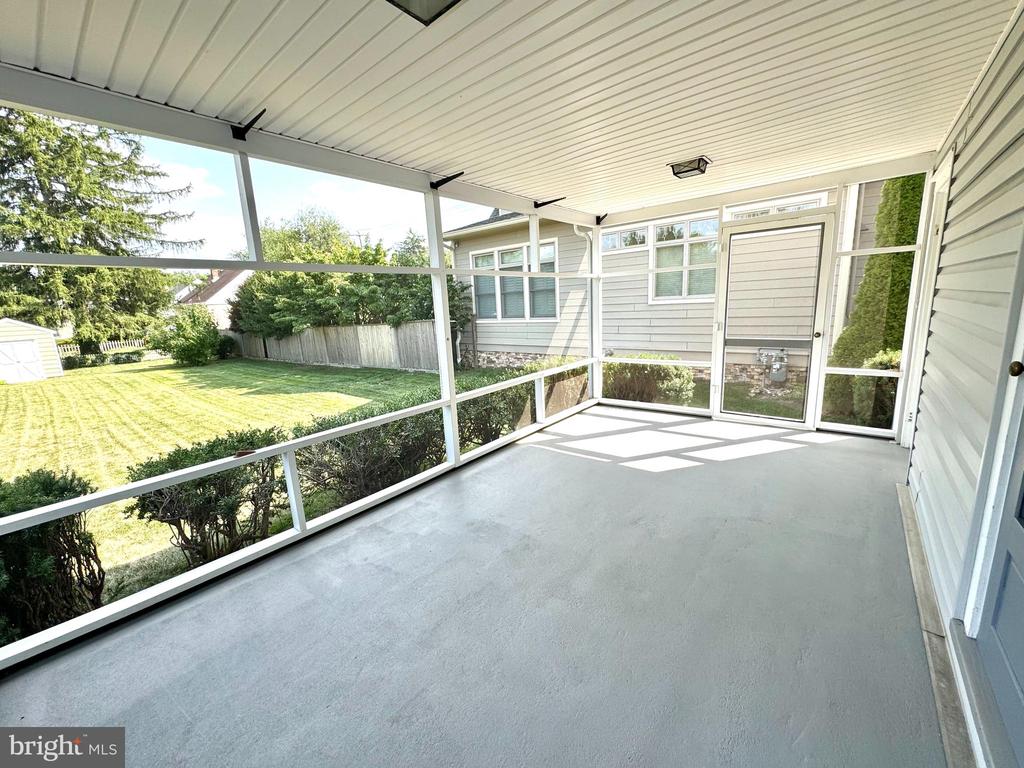 442 MAPLE AVENUE