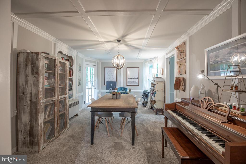 612 KINGS ROAD