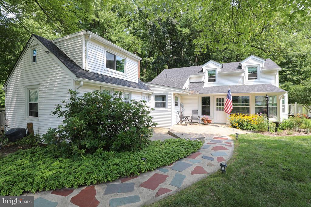 612 KINGS ROAD