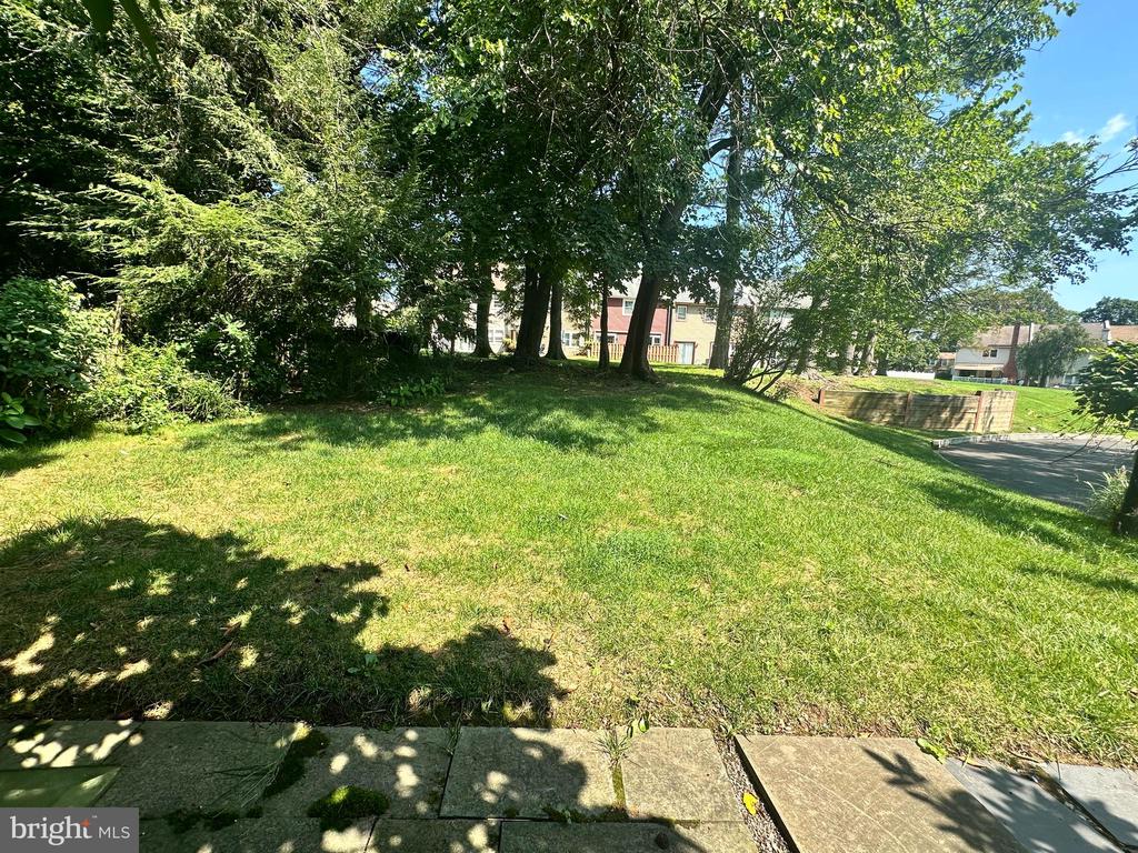 11 WINTERSET COURT