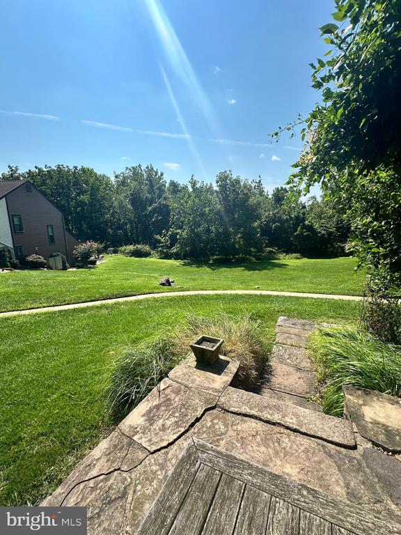 11 WINTERSET COURT