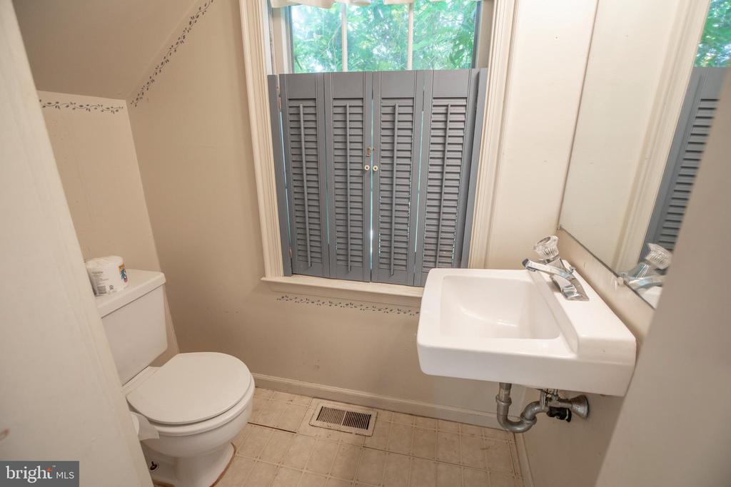 11 WINTERSET COURT