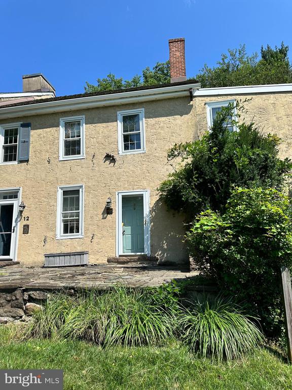 11 WINTERSET COURT
