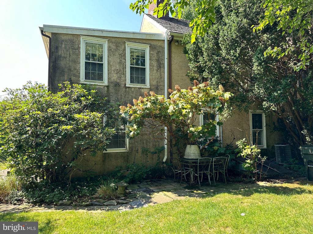 11 WINTERSET COURT