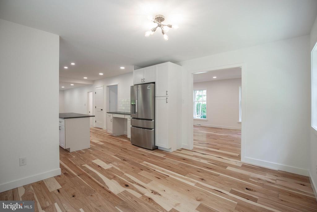 1736 PINE LANE