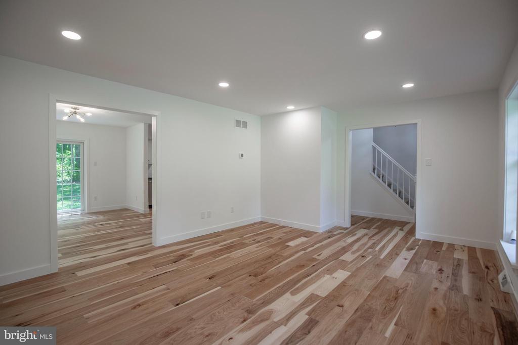 1736 PINE LANE