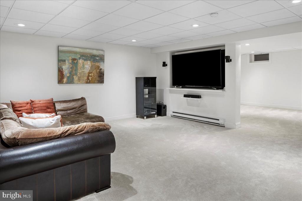 20 TRACY DRIVE