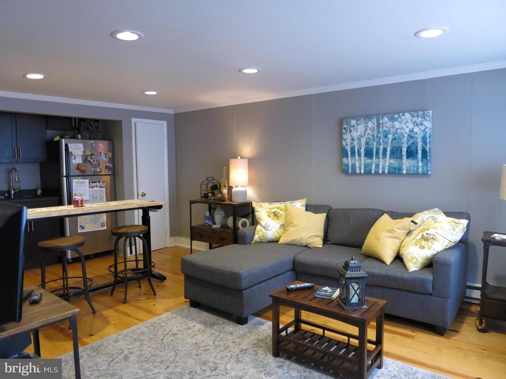 90 W COURT