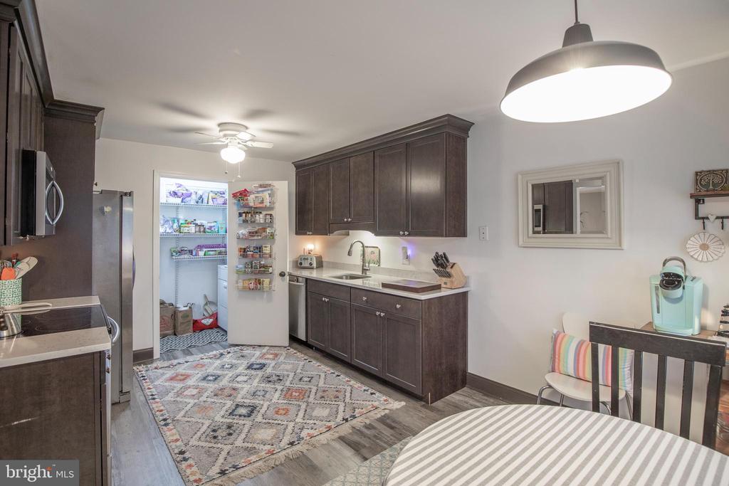612 N SHADY RETREAT ROAD 48