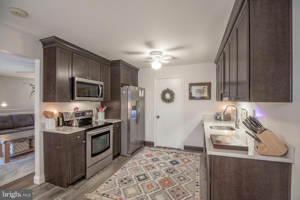 612 N SHADY RETREAT ROAD 48