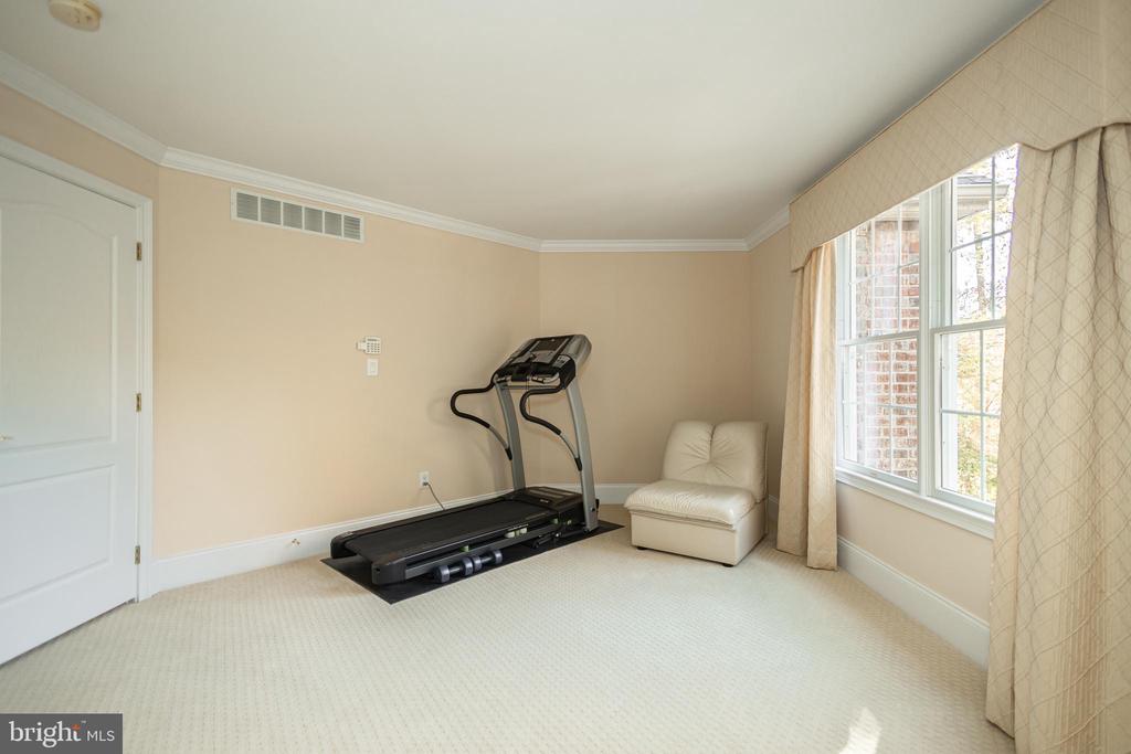 2205 BLUE STEM DRIVE